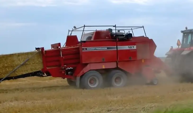 Prasy kostkujące do słomy i siana